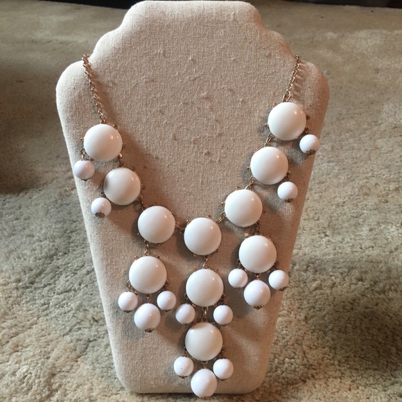 White bauble statement necklace - Picture 1 of 3